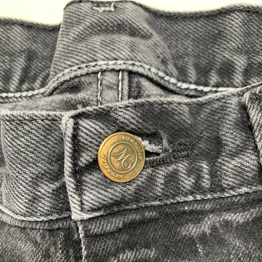 Vintage Women’s Straight High-Rise Black Wranglers - Picture 4 of 12
